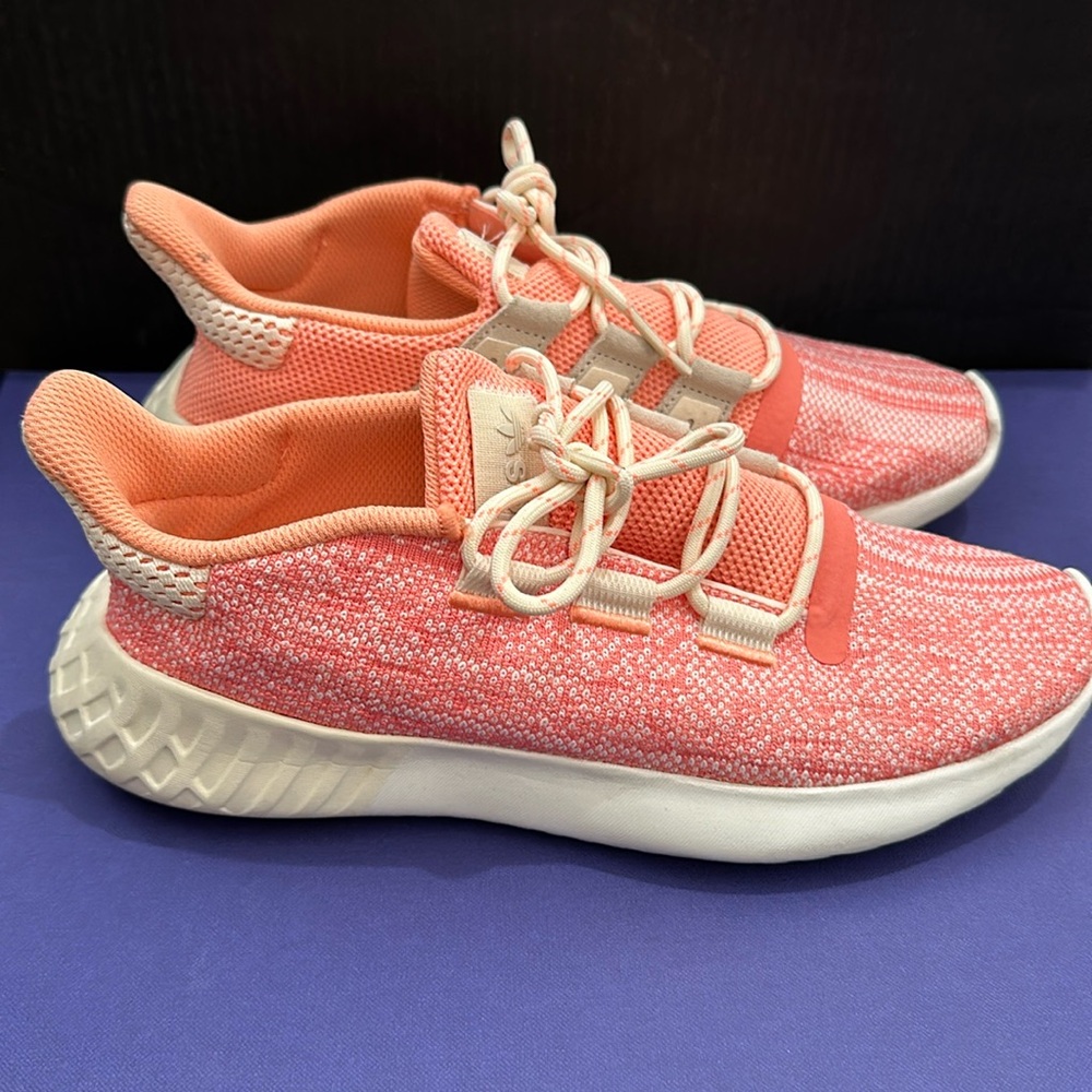 Adidas Women’s Size 7.5 Never Worn